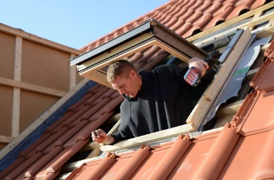 Pose de fenêtres de toit Velux à Soueix-Rogalle